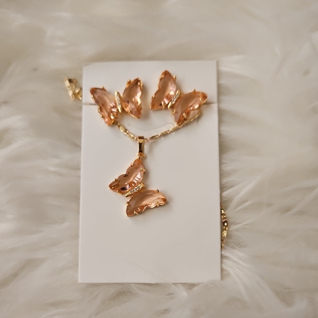 Othr Gold And Pink Butterfly Necklace Set 12$